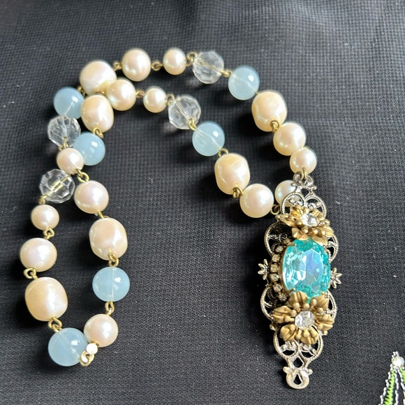 VTG Upcycled beaded necklace and pendant. No hook closure. Slip over head style - Picture 6 of 6